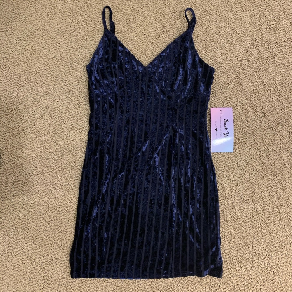 Lulus Blue Velvet Dress 👗